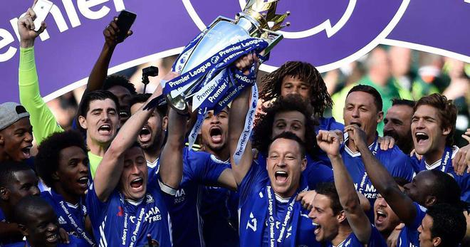 而莱万毫不 而莱万毫不