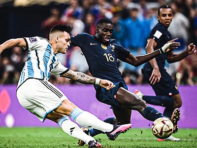 兩位巨星之 兩位巨星之