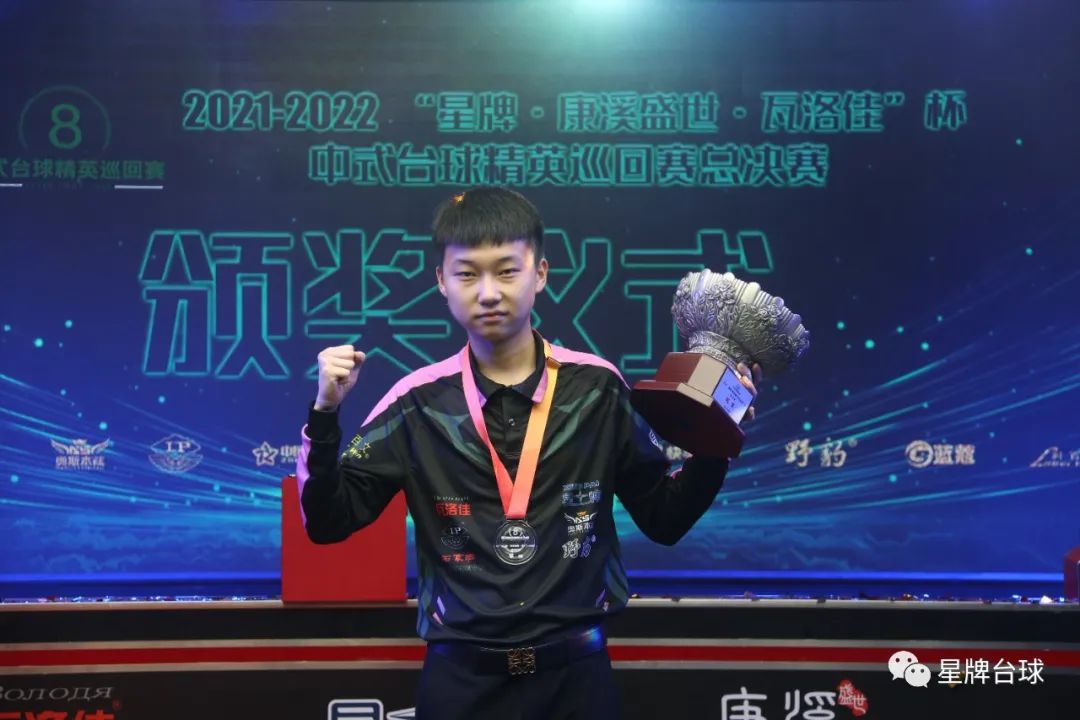 他用鼓励和 他用鼓励和