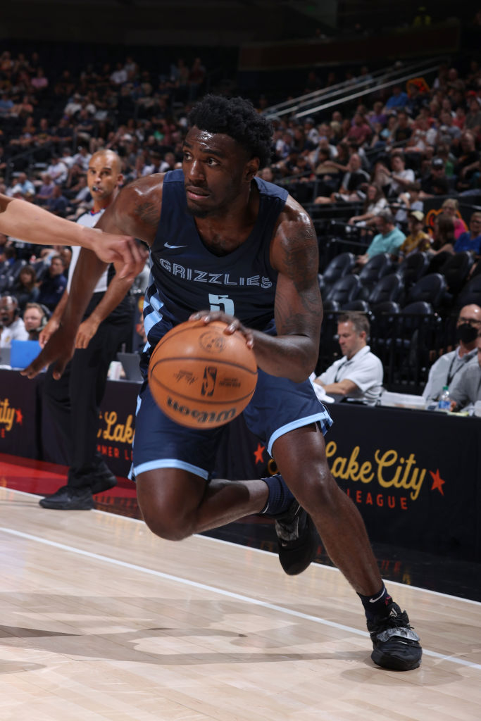 理素质尤为 理素质尤为